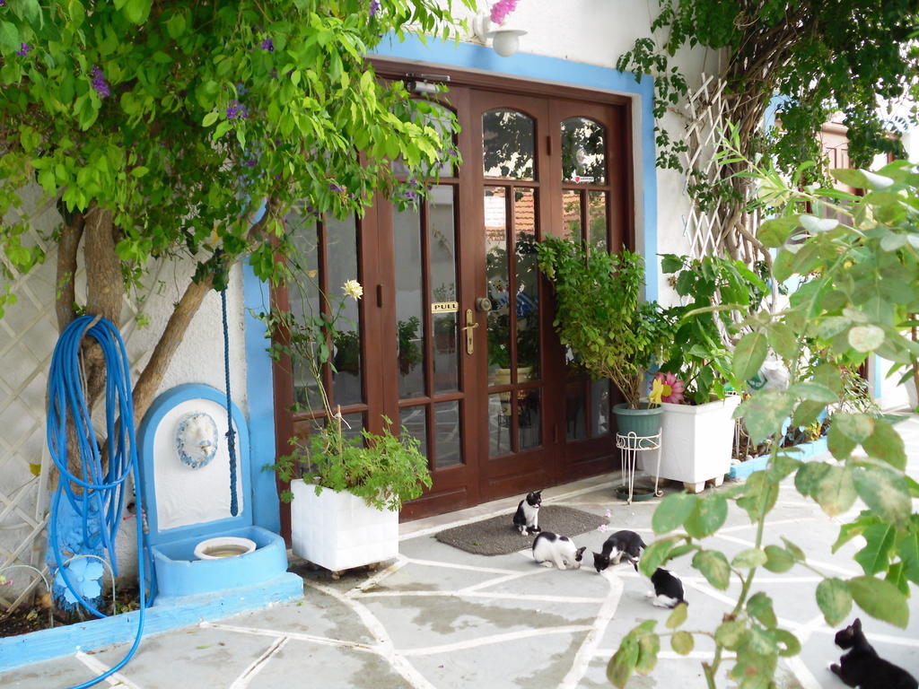 Mertonas Studios Karpathos Exterior photo